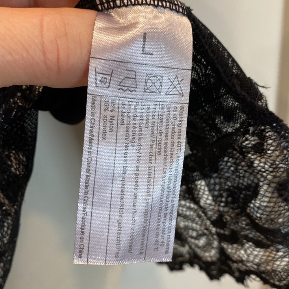 Avidlove lace teddy sheer black with white floral lace. G-String Panty Size L - Picture 15 of 17